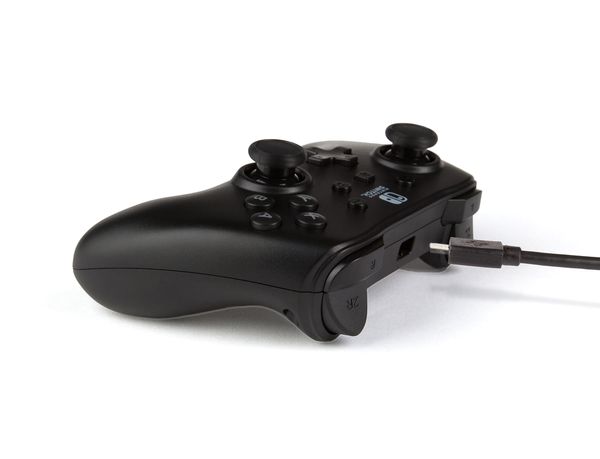 1511370-02 mando switch negro charged and ready for gaming w it