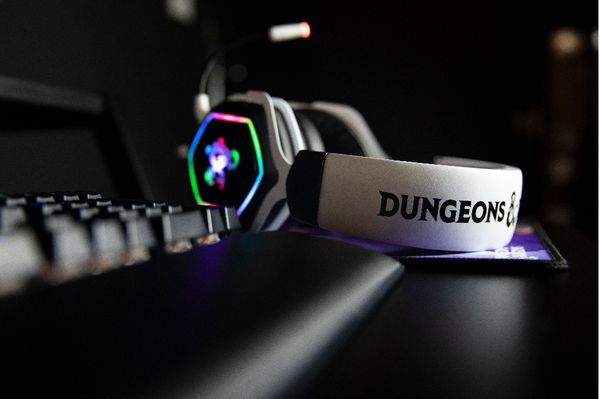 KX-DND-GH-RBW-PC headset konix dungeons and dragons 7.1 rainbow micro flexible multiplataforma kx dnd gh rbw pc