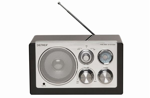 TR-61BLACK radio fm diseno inteligente